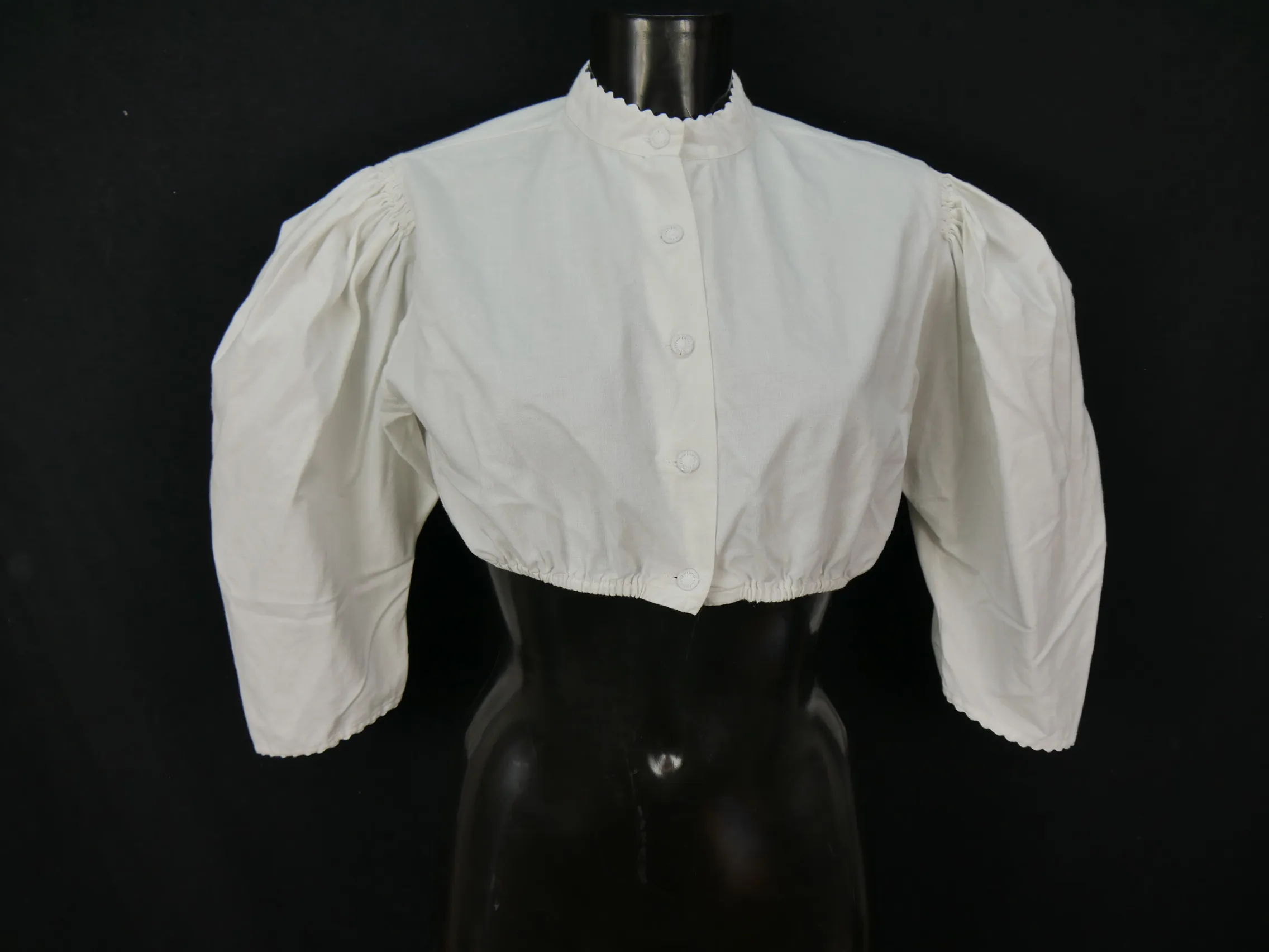 Gr.38 Dirndlbluse schlicht und einfach Bluse für Dirndl Böhm Trachtenbluse B7791