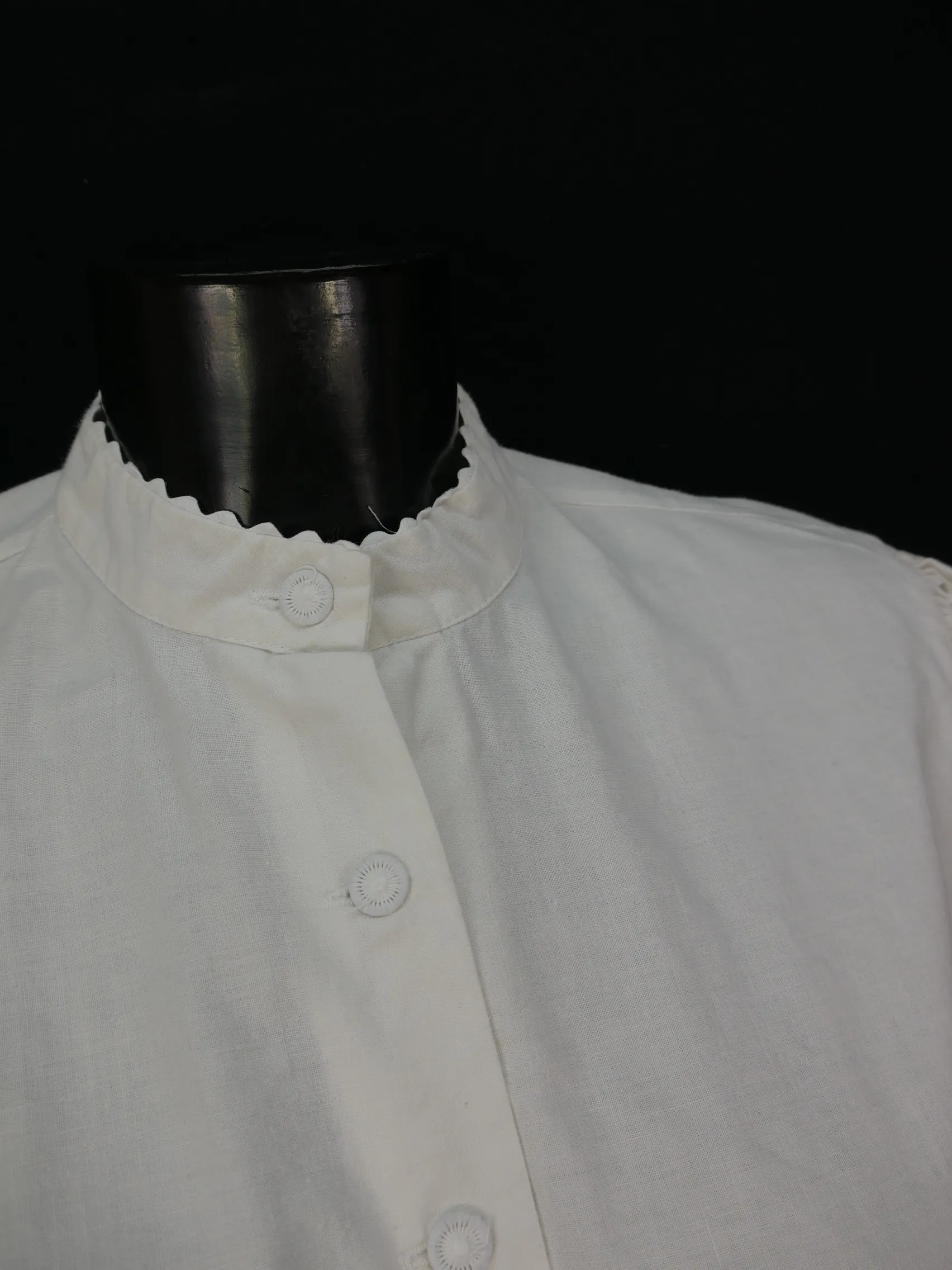 Gr.38 Dirndlbluse schlicht und einfach Bluse für Dirndl Böhm Trachtenbluse B7791
